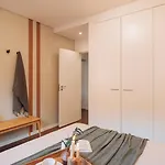 Апартаменти Seminiak - 1 Bedroom And Parking In Saldanha *